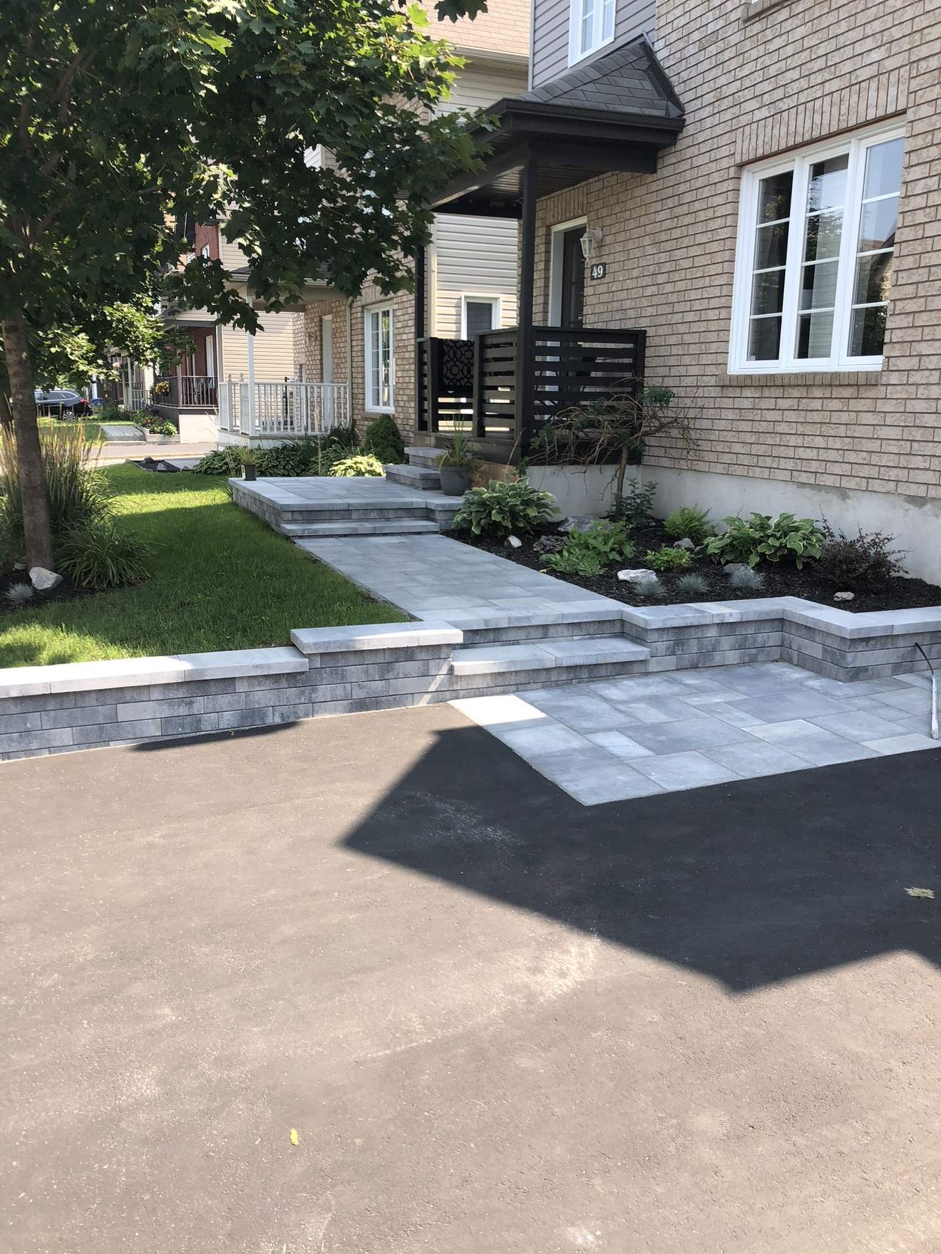 Entrée pavé-uni & muret