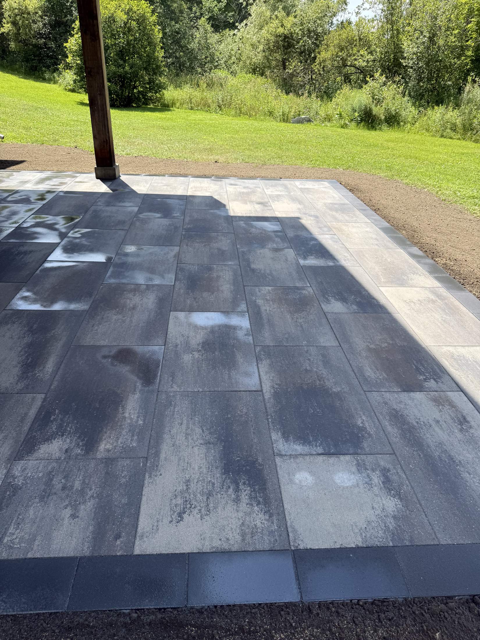 Patio & beige border